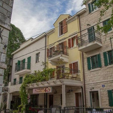 Apartmani Skver Sanja แฮร์เซ็ก-โนวี ภายนอก รูปภาพ