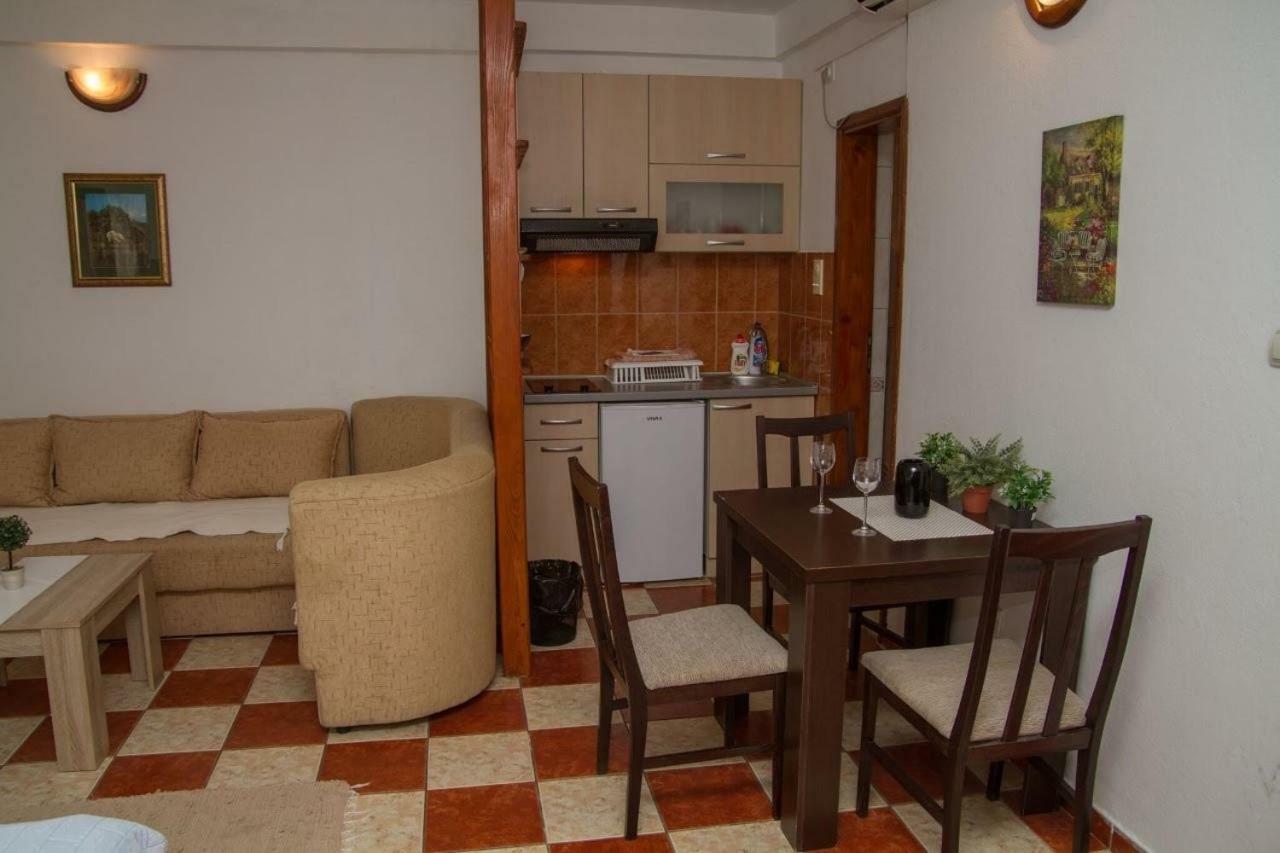 Apartmani Skver Sanja แฮร์เซ็ก-โนวี ภายนอก รูปภาพ