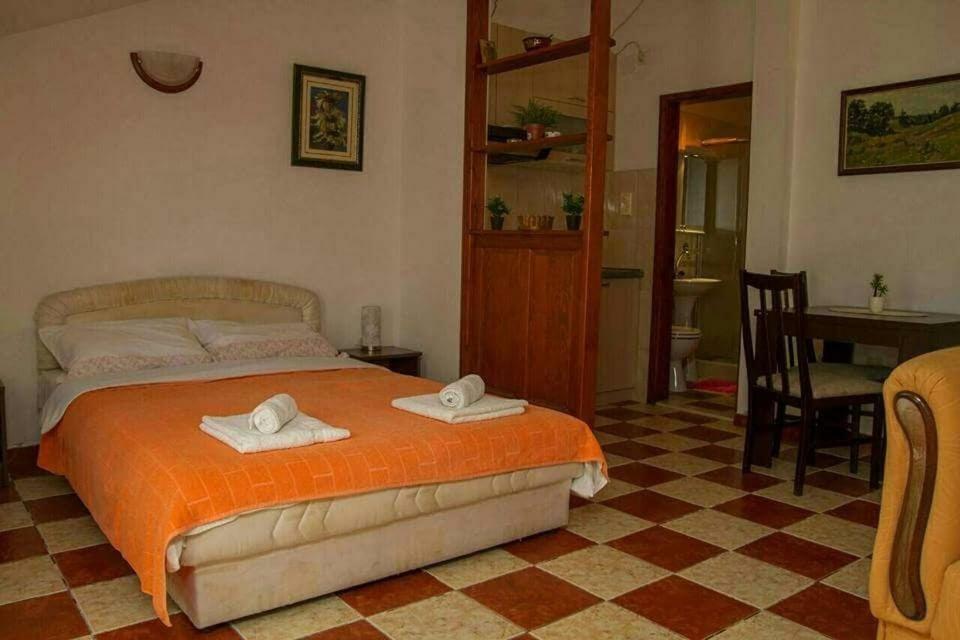 Apartmani Skver Sanja แฮร์เซ็ก-โนวี ภายนอก รูปภาพ